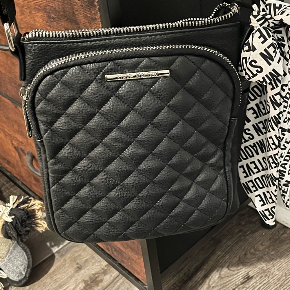Steve Madden messenger bag